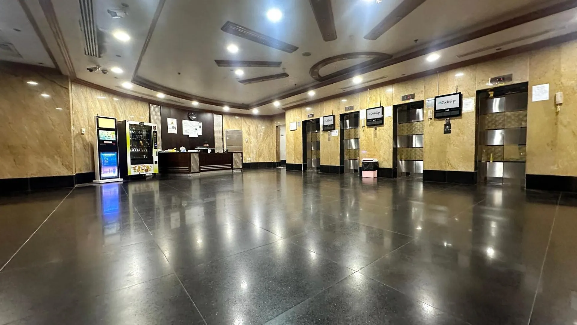 The Hive Partition Room In Tecom Near Metro Dubaj